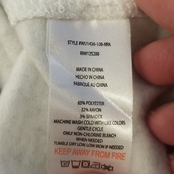 💕RAE DUNN💕 Raglan Merci Graphic Sweatshirt XL - Picture 9 of 11